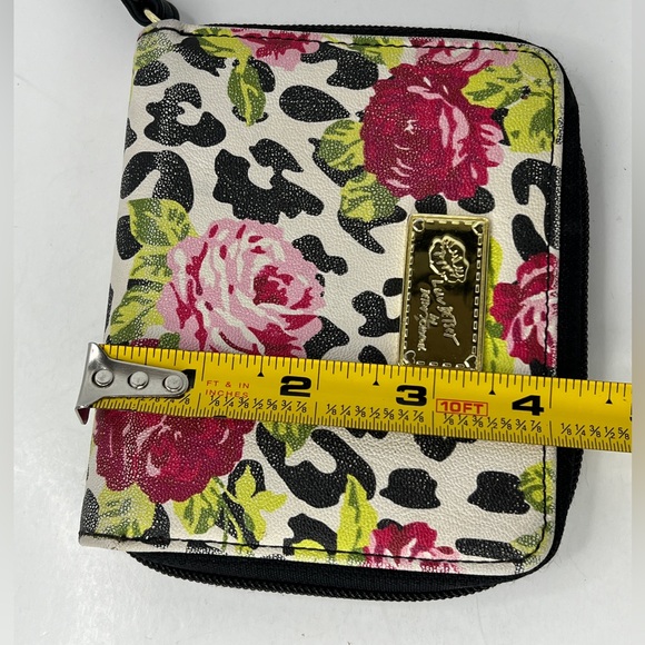 Betsey Johnson Luv Betsey Rose Multi Zip-Around Wallet Wristlet - Picture 12 of 12
